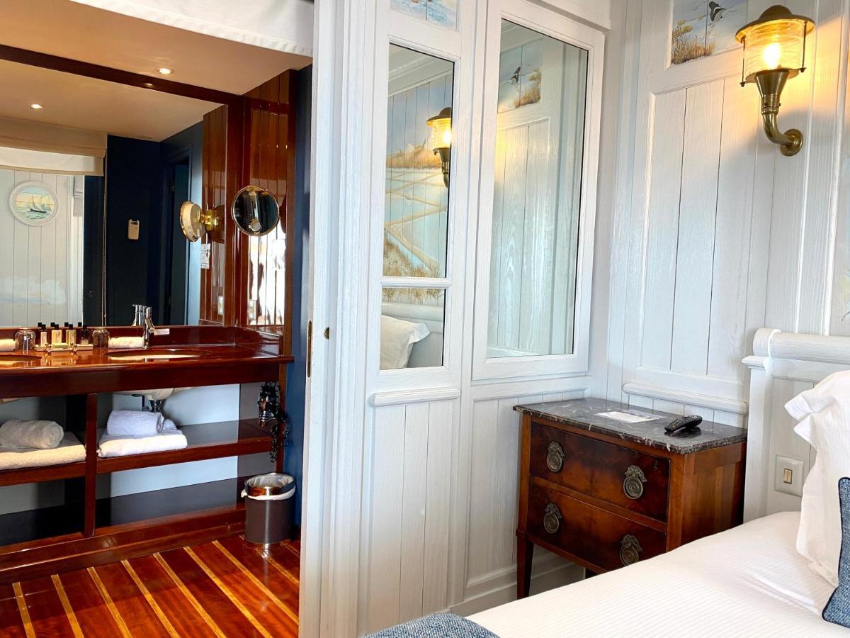 Superior Room Partial Sea View